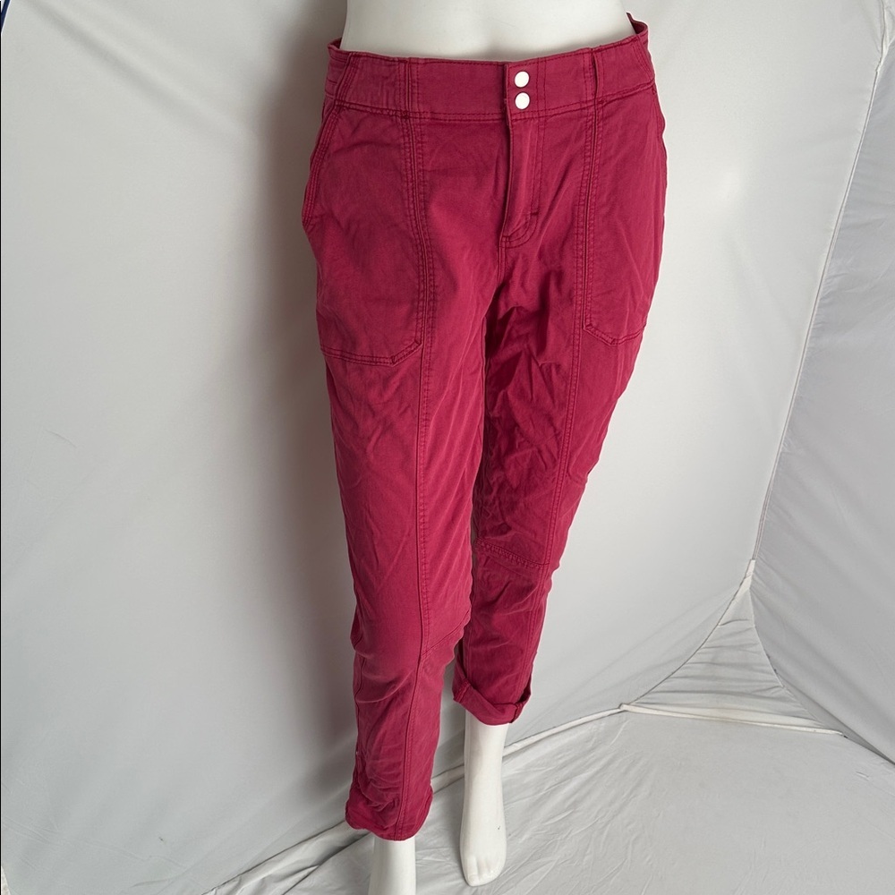 White House Black Market Pret-a-Pedi mid-rise straight crop pink pants